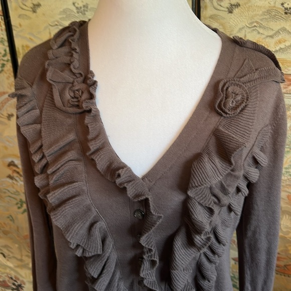 ANTHROPOLOGIE GUINEVERE BROWN BUTTON UP SCALLOPED SWEATER SIZE L - Picture 2 of 13